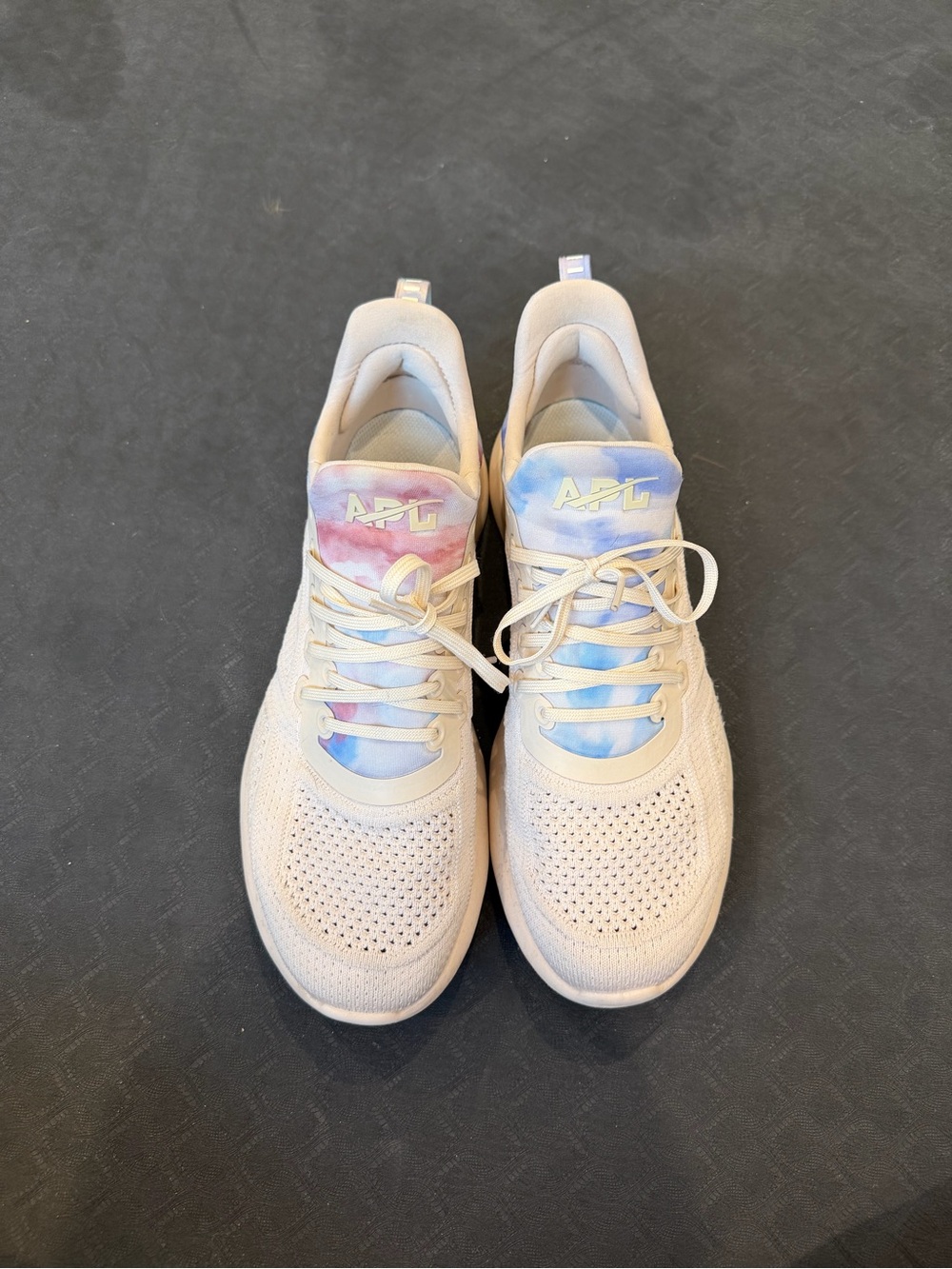 APL Women’s Techloom Tracer sneakers size 9.5
